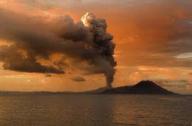 source : Wikimedia commons. https://commons.wikimedia.org/wiki/File:Tavurvur_volcano_edit.jpg source : Wikimedia commons. https://commons.wikimedia.org/wiki/File:Tavurvur_volcano_edit.jpg
